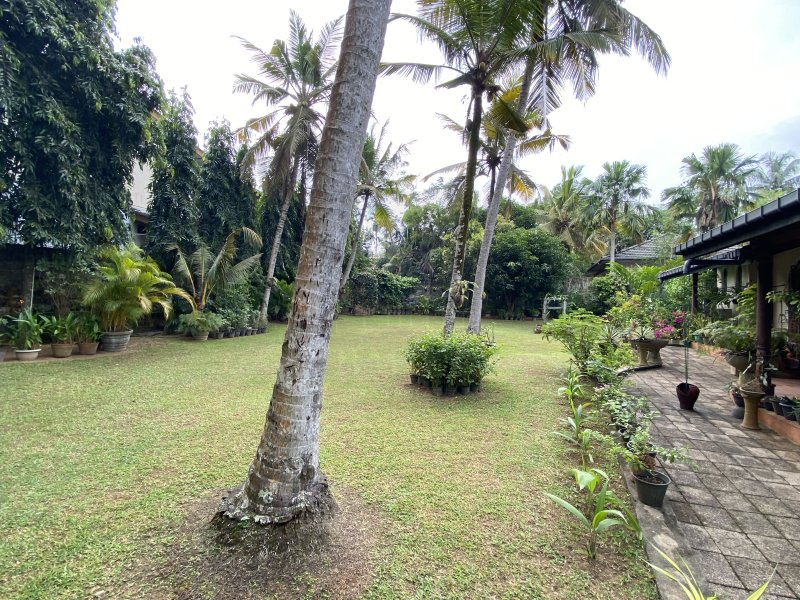 COLONIAL PROPERTY FOR SALE BOGAHAHENA ROAD, BATTARAMULLA